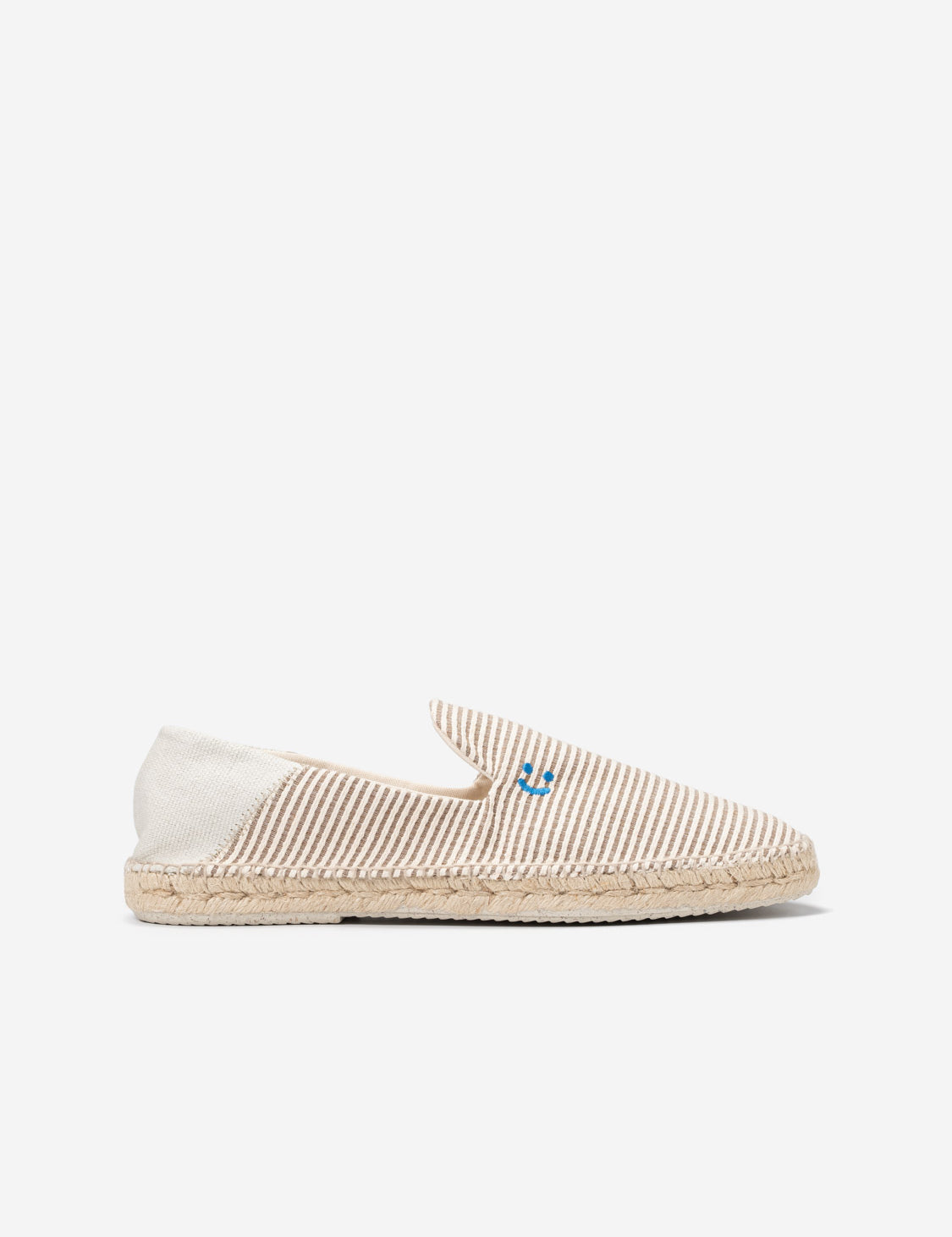 Alpargata estilo japonesa hecha artesanalmente en España